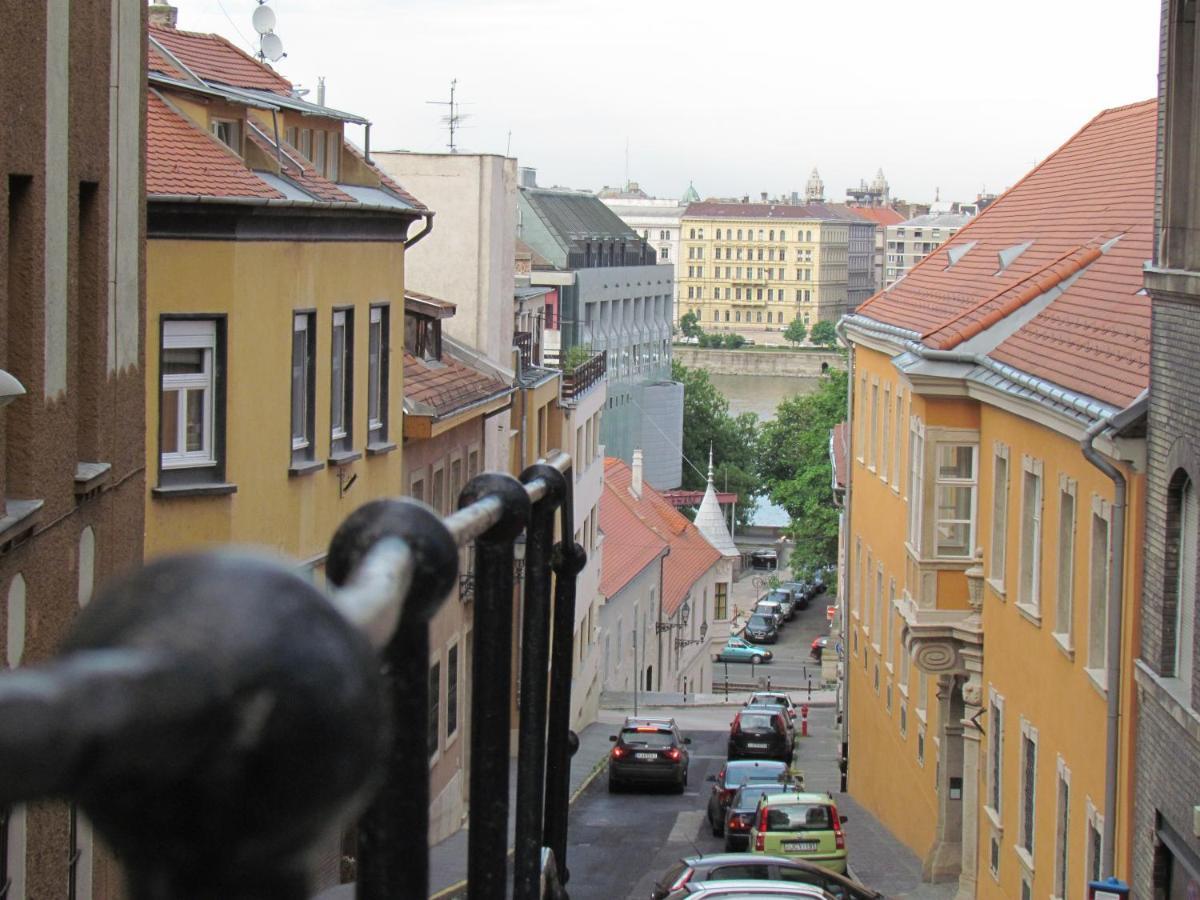 Apartamento Sunny Studio At The Castle Budapest Exterior foto