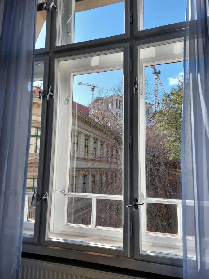 Apartamento Sunny Studio At The Castle Budapest Exterior foto